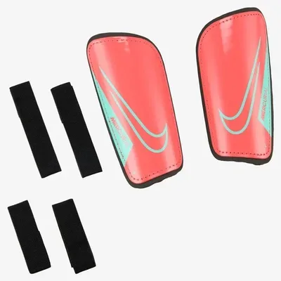 Canilleras mercurial hardshell nike