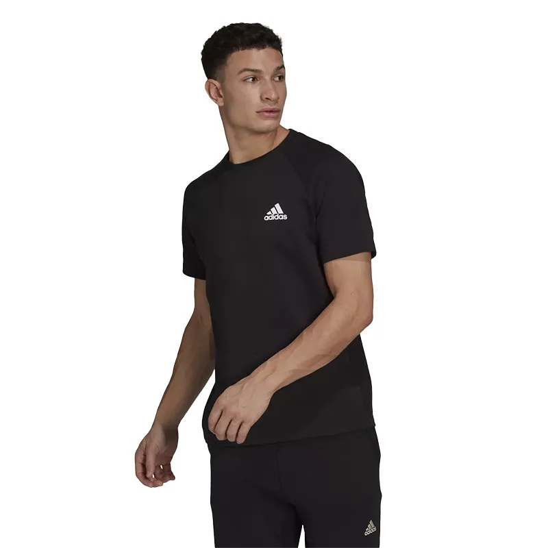 Polera designed for adidas
